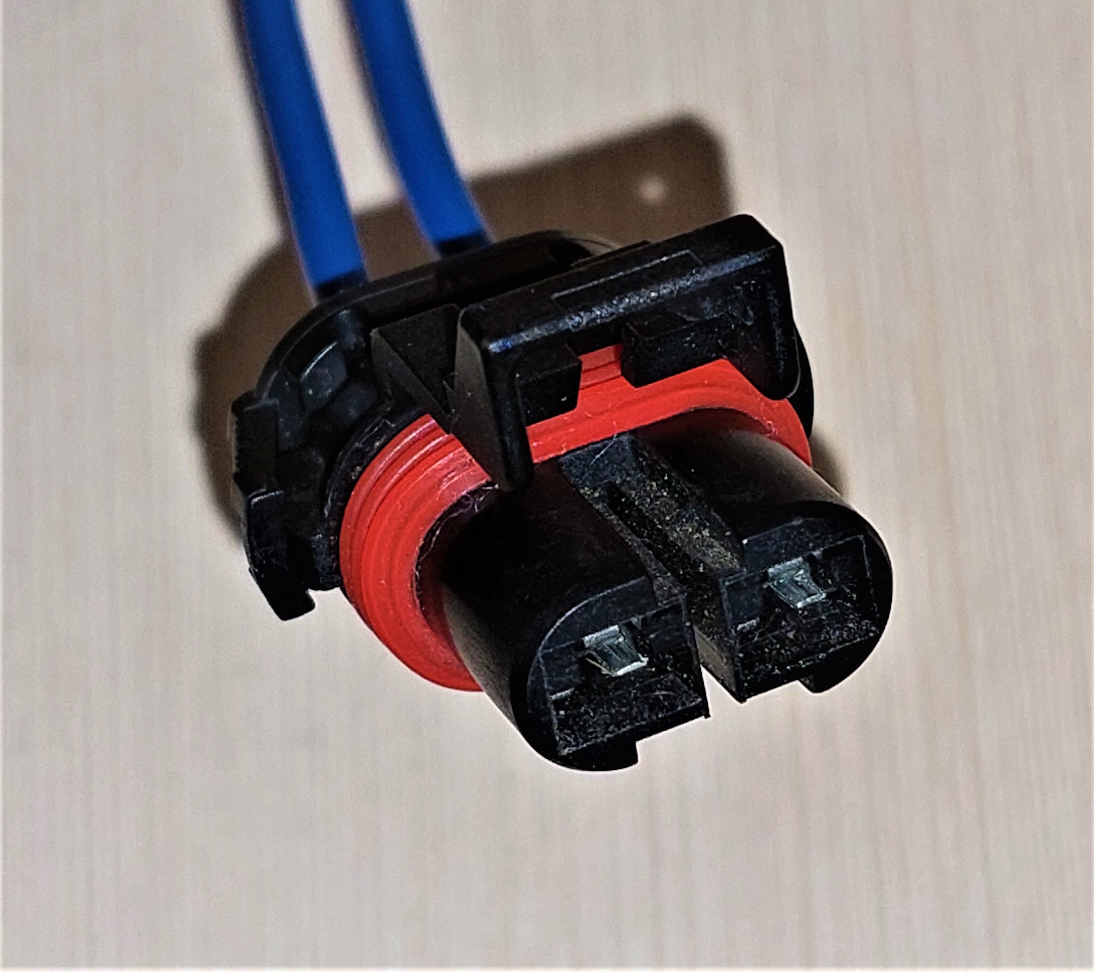 Как разобрать автомобильный разъём резистора вентилятора охлаждения ВАЗ